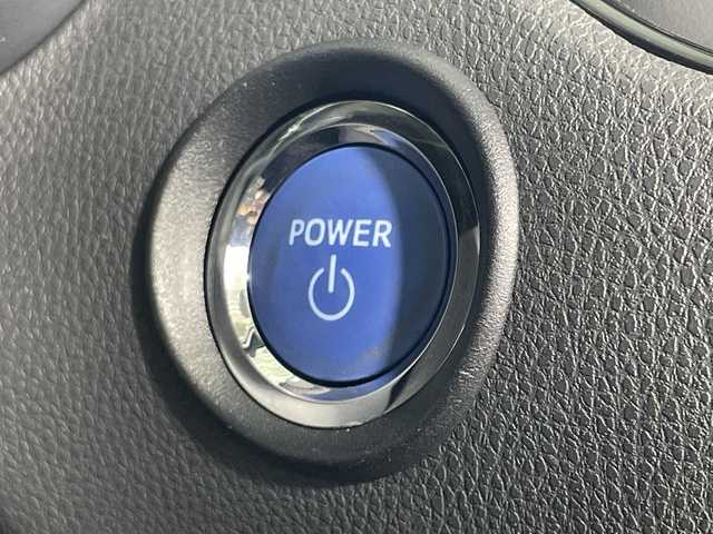 トヨタ Ｃ－ＨＲ G モード ネロ 神奈川県 2019(平31)年 6.5万km パール トヨタセーフティセンス/・プリクラッシュセーフティ/・レーンディパーチャーアラート/・オートマチックハイビーム/・レーダークルーズコントロール/純正9インチナビ/・BT/フルセグTV/SD/CD/DVD/AM/FM/バックカメラ/ハーフレザーシート/パワーシート(D)/シートヒーター(D/N)/シートリフター/ビルトインETC2.0/BSM/コーナーセンサー/電動サイドブレーキ/オートブレーキホールド/革巻きステアリング/ステアリングスイッチ/Autoライト/スマートキー/プッシュスタートボタン/自動防眩ミラー/LEDヘッドライト/フォグランプ/シーケンシャルウィンカー/電動格納ミラー/ウィンカーミラー/純正フロアマット/純正ドアバイザー/純正アルミホイール