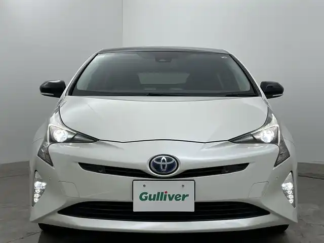 トヨタ プリウス Sセーフティプラス ツートーン 岡山県 2018(平30)年 6.8万km アティチュードブラックマイカ/ホワイトパールクリスタルシャイン 純正SDナビ/BT(NSZT-W66T)/バックカメラ/前後コーナーセンサー/ビルトインETC/スマートキー/プッシュスタート/パーキングアシスト/レーンアシストキープ/衝突軽減ブレーキ/追従クルーズコントロール/プリクラッシュセーフティシステム/踏み間違い防止機能/アイドリングストップ/LEDヘッドライト/LEDフォグランプ/純正17インチAW/オートエアコン/ISOFIX/ステアスイッチ/チルトステアリング/シートリフター/ウインカーミラー/ドアバイザー/フロアマット/新車保証書/取扱説明書