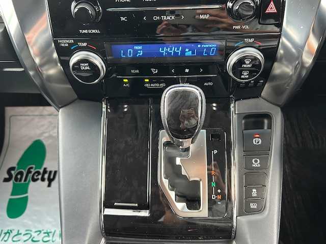 トヨタ アルファード S Cパッケージ 大阪府 2022(令4)年 1.3万km ホワイトパールクリスタルシャイン ダブルサンルーフ/純正フリップダウンモニター/純正10.5型ナビ/バックカメラ/フルtセグ/Bluetooth/DVDプレイヤー/デジタルインナーミラー/ブラインドスポットモニター/トヨタセーフティセンス/ドライブレコーダー/ブラックレザーシート/全席パワーシート/シートヒーター/ステアリング/シートベンチレーション/オットマンチェア/電動リアゲート/両側パワースライドドア/ワンオーナー/AC100V
