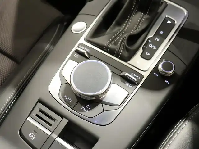 アウディ Ａ３ SB Sラインテクノリミテッド 静岡県 2018(平30)年 3.2万km ミトスブラックメタリック 375台限定車/アシスタンスパッケージ/・LKA/・ハイビームアシスト/純正ナビ/Apple CarPlay/マトリクスLED/純正ドラレコ前後/ACC/パドルシフト/バーチャルコックピット/ルーフレール