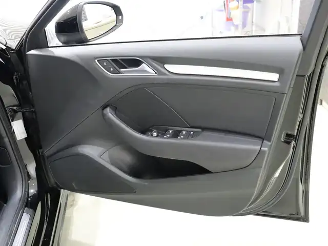 アウディ Ａ３ SB Sラインテクノリミテッド 静岡県 2018(平30)年 3.2万km ミトスブラックメタリック 375台限定車/アシスタンスパッケージ/・LKA/・ハイビームアシスト/純正ナビ/Apple CarPlay/マトリクスLED/純正ドラレコ前後/ACC/パドルシフト/バーチャルコックピット/ルーフレール