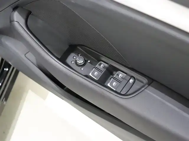 アウディ Ａ３ SB Sラインテクノリミテッド 静岡県 2018(平30)年 3.2万km ミトスブラックメタリック 375台限定車/アシスタンスパッケージ/・LKA/・ハイビームアシスト/純正ナビ/Apple CarPlay/マトリクスLED/純正ドラレコ前後/ACC/パドルシフト/バーチャルコックピット/ルーフレール