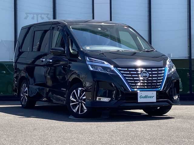 日産 セレナ e－パワー ハイウェイスター V 岐阜県 2022(令4)年 4.1万km ダイヤモンドブラック 登録時走行距離40496km/純正ナビ　/アラウンドビューモニター　/両側パワースライドドア　/バックカメラ　/ステアリングヒーター　/純正アルミホイール　/クルーズコントロール　/後席サンシェード　/ウィンカーミラー　/背面テーブル　/スマートキー/プッシュスタート/クルーズコントロール/前後コーナーセンサー/前方ドライブレコーダー/LEDヘッドライト/オートライト/フォグランプ/ビルトインＥＴＣ