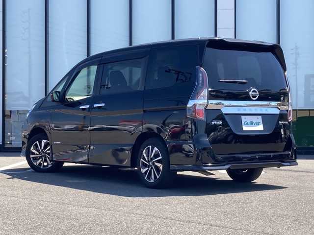 日産 セレナ e－パワー ハイウェイスター V 岐阜県 2022(令4)年 4.1万km ダイヤモンドブラック 登録時走行距離40496km/純正ナビ　/アラウンドビューモニター　/両側パワースライドドア　/バックカメラ　/ステアリングヒーター　/純正アルミホイール　/クルーズコントロール　/後席サンシェード　/ウィンカーミラー　/背面テーブル　/スマートキー/プッシュスタート/クルーズコントロール/前後コーナーセンサー/前方ドライブレコーダー/LEDヘッドライト/オートライト/フォグランプ/ビルトインＥＴＣ