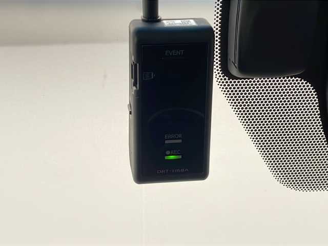 トヨタ クラウン ハイブリッド RS リミテッド 長野県 2020(令2)年 3.4万km ホワイトパールクリスタルシャイン 純正メモリナビ/バックカメラ/フルセグTV/Bluetooth/USB入力端子/トヨタセーフティセンス/クルーズコントロール（追従走行有り）/ブラインドスポットモニター/クリアランスソナー/ドライブレコーダー（前方のみ）/ＬＥＤヘッドライト/オートライト/オートハイビーム/前席パワーシート/前席シートヒーター/ハーフレザーシート/プッシュスタート/純正18インチアルミ夏タイヤ/純正フロアマット/スマートキー/スペアキー１本