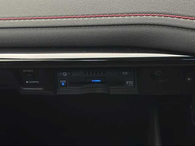 トヨタ クラウン ハイブリッド RS リミテッド 長野県 2020(令2)年 3.4万km ホワイトパールクリスタルシャイン 純正メモリナビ/バックカメラ/フルセグTV/Bluetooth/USB入力端子/トヨタセーフティセンス/クルーズコントロール（追従走行有り）/ブラインドスポットモニター/クリアランスソナー/ドライブレコーダー（前方のみ）/ＬＥＤヘッドライト/オートライト/オートハイビーム/前席パワーシート/前席シートヒーター/ハーフレザーシート/プッシュスタート/純正18インチアルミ夏タイヤ/純正フロアマット/スマートキー/スペアキー１本