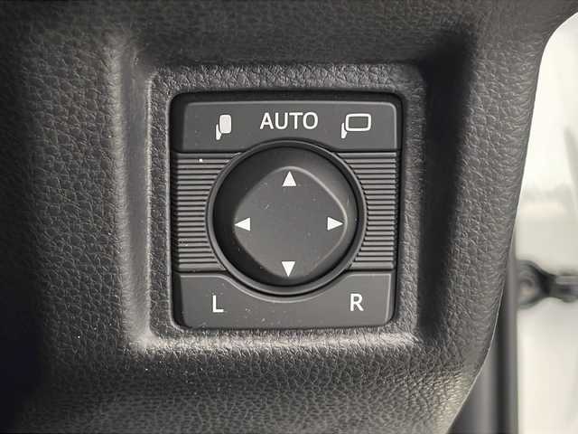 トヨタ クラウン ハイブリッド RS リミテッド 長野県 2020(令2)年 3.4万km ホワイトパールクリスタルシャイン 純正メモリナビ/バックカメラ/フルセグTV/Bluetooth/USB入力端子/トヨタセーフティセンス/クルーズコントロール（追従走行有り）/ブラインドスポットモニター/クリアランスソナー/ドライブレコーダー（前方のみ）/ＬＥＤヘッドライト/オートライト/オートハイビーム/前席パワーシート/前席シートヒーター/ハーフレザーシート/プッシュスタート/純正18インチアルミ夏タイヤ/純正フロアマット/スマートキー/スペアキー１本