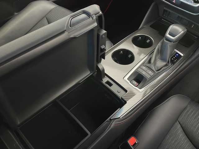 トヨタ クラウン ハイブリッド RS リミテッド 長野県 2020(令2)年 3.4万km ホワイトパールクリスタルシャイン 純正メモリナビ/バックカメラ/フルセグTV/Bluetooth/USB入力端子/トヨタセーフティセンス/クルーズコントロール（追従走行有り）/ブラインドスポットモニター/クリアランスソナー/ドライブレコーダー（前方のみ）/ＬＥＤヘッドライト/オートライト/オートハイビーム/前席パワーシート/前席シートヒーター/ハーフレザーシート/プッシュスタート/純正18インチアルミ夏タイヤ/純正フロアマット/スマートキー/スペアキー１本