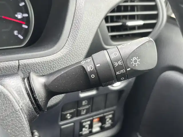トヨタ ヴォクシー ZS 煌 宮城県 2016(平28)年 7.5万km ホワイトパールクリスタルシャイン 登録時走行距離74578km/純正SDナビ/フルセグTV/CD/DVD/Bluetooth/トヨタセーフティセンス/オートハイビーム/レーンディパーチャーアラート/フリップダウンモニター/両側パワースライド/プッシュスタート/スマートキー/革巻きステアリング/バックカメラ/ビルトインETC/ステアリングリモコン/サンシェード/横滑り防止/LEDヘッドライト/アイドリングストップ/サンシェード/ドアバイザー