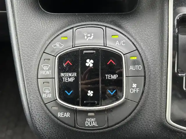 トヨタ ヴォクシー ZS 煌 宮城県 2016(平28)年 7.5万km ホワイトパールクリスタルシャイン 登録時走行距離74578km/純正SDナビ/フルセグTV/CD/DVD/Bluetooth/トヨタセーフティセンス/オートハイビーム/レーンディパーチャーアラート/フリップダウンモニター/両側パワースライド/プッシュスタート/スマートキー/革巻きステアリング/バックカメラ/ビルトインETC/ステアリングリモコン/サンシェード/横滑り防止/LEDヘッドライト/アイドリングストップ/サンシェード/ドアバイザー