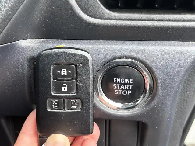 トヨタ ヴォクシー ZS 煌 宮城県 2016(平28)年 7.5万km ホワイトパールクリスタルシャイン 登録時走行距離74578km/純正SDナビ/フルセグTV/CD/DVD/Bluetooth/トヨタセーフティセンス/オートハイビーム/レーンディパーチャーアラート/フリップダウンモニター/両側パワースライド/プッシュスタート/スマートキー/革巻きステアリング/バックカメラ/ビルトインETC/ステアリングリモコン/サンシェード/横滑り防止/LEDヘッドライト/アイドリングストップ/サンシェード/ドアバイザー