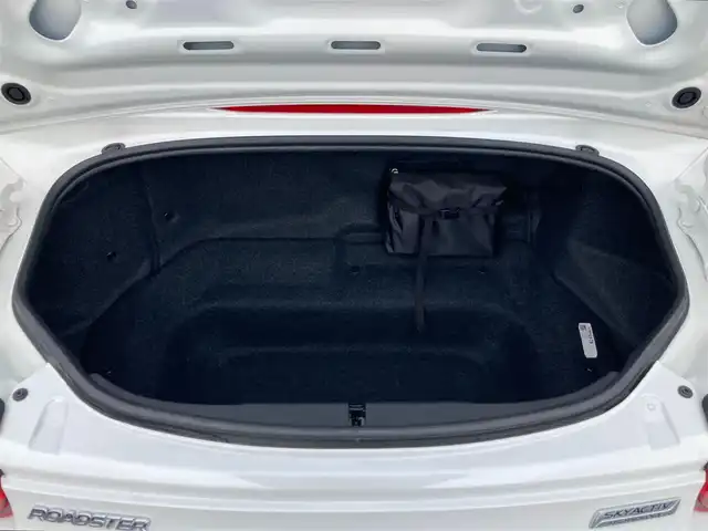 マツダ ロードスター S 静岡県 2018(平30)年 2.7万km スノーフレイクホワイトパールマイカ i-ACTIVSENSE/純正オーディオ/　AM FM CD USB AUX/LEDオートヘッドランプ/革巻きステアリング/ステアリングスイッチ/リアクリアランスソナー/ブラインドスポットモニター/純正16インチアルミホイール/スマートキー2本/ワンオーナー/6速MT
