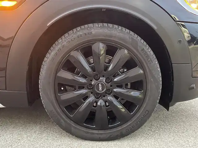 ＭＩＮＩ ＢＭＷ ミニ クロスオーバー クーパー D 東京都 2022(令4)年 3.3万km 黒 純正ディスプレイオーディオ/AppleCarplay/Bluetooth接続/USB接続/ミラー一体型ETC2.0/純正ドライブレコーダー/バックモニター/クルーズコントロール/ハーフレザーシート/シートヒーター/ルーフレール/インテリジェントセーフティ/純正18インチアルミホイール/オートライト/純正LEDヘッドライト/サイドエアバック/カーテンエアバック