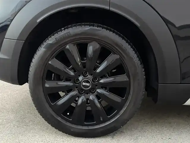 ＭＩＮＩ ＢＭＷ ミニ クロスオーバー クーパー D 東京都 2022(令4)年 3.3万km 黒 純正ディスプレイオーディオ/AppleCarplay/Bluetooth接続/USB接続/ミラー一体型ETC2.0/純正ドライブレコーダー/バックモニター/クルーズコントロール/ハーフレザーシート/シートヒーター/ルーフレール/インテリジェントセーフティ/純正18インチアルミホイール/オートライト/純正LEDヘッドライト/サイドエアバック/カーテンエアバック