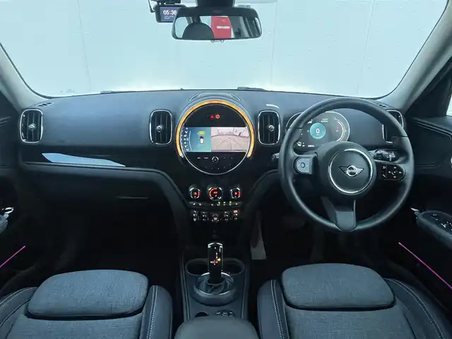 ＭＩＮＩ ＢＭＷ ミニ クロスオーバー クーパー D 東京都 2022(令4)年 3.3万km 黒 純正ディスプレイオーディオ/AppleCarplay/Bluetooth接続/USB接続/ミラー一体型ETC2.0/純正ドライブレコーダー/バックモニター/クルーズコントロール/ハーフレザーシート/シートヒーター/ルーフレール/インテリジェントセーフティ/純正18インチアルミホイール/オートライト/純正LEDヘッドライト/サイドエアバック/カーテンエアバック