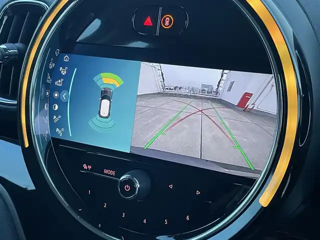 ＭＩＮＩ ＢＭＷ ミニ クロスオーバー クーパー D 東京都 2022(令4)年 3.3万km 黒 純正ディスプレイオーディオ/AppleCarplay/Bluetooth接続/USB接続/ミラー一体型ETC2.0/純正ドライブレコーダー/バックモニター/クルーズコントロール/ハーフレザーシート/シートヒーター/ルーフレール/インテリジェントセーフティ/純正18インチアルミホイール/オートライト/純正LEDヘッドライト/サイドエアバック/カーテンエアバック