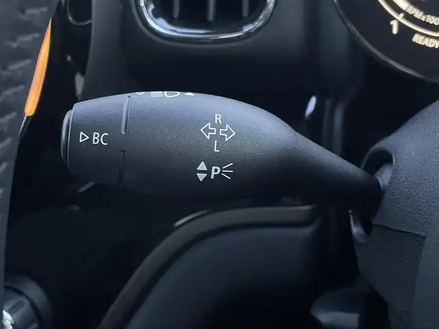 ＭＩＮＩ ＢＭＷ ミニ クロスオーバー クーパー D 東京都 2022(令4)年 3.3万km 黒 純正ディスプレイオーディオ/AppleCarplay/Bluetooth接続/USB接続/ミラー一体型ETC2.0/純正ドライブレコーダー/バックモニター/クルーズコントロール/ハーフレザーシート/シートヒーター/ルーフレール/インテリジェントセーフティ/純正18インチアルミホイール/オートライト/純正LEDヘッドライト/サイドエアバック/カーテンエアバック