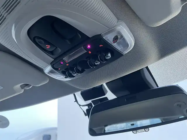 ＭＩＮＩ ＢＭＷ ミニ クロスオーバー クーパー D 東京都 2022(令4)年 3.3万km 黒 純正ディスプレイオーディオ/AppleCarplay/Bluetooth接続/USB接続/ミラー一体型ETC2.0/純正ドライブレコーダー/バックモニター/クルーズコントロール/ハーフレザーシート/シートヒーター/ルーフレール/インテリジェントセーフティ/純正18インチアルミホイール/オートライト/純正LEDヘッドライト/サイドエアバック/カーテンエアバック