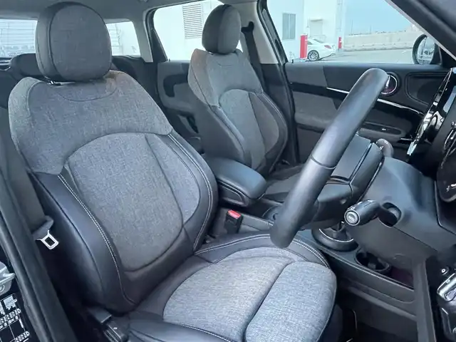 ＭＩＮＩ ＢＭＷ ミニ クロスオーバー クーパー D 東京都 2022(令4)年 3.3万km 黒 純正ディスプレイオーディオ/AppleCarplay/Bluetooth接続/USB接続/ミラー一体型ETC2.0/純正ドライブレコーダー/バックモニター/クルーズコントロール/ハーフレザーシート/シートヒーター/ルーフレール/インテリジェントセーフティ/純正18インチアルミホイール/オートライト/純正LEDヘッドライト/サイドエアバック/カーテンエアバック