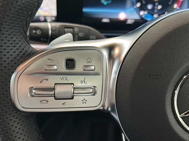 メルセデス・ベンツ ゲレンデヴァーゲン Ｇ４００ｄ AMGライン 東京都 2023(令5)年 0.5万km パール ワンオーナー/レーダーセーフティパッケージ/・アクティブブレーキ/・PRE-SAFE/・PRE-SAFEサウンド/・アクティブレーンキーピングアシスト/・ブラインドスポットアシスト/・アクティブディスタンスアシストディストロニック/・衝突警告システム/・トラフィックサインアシスト/ラグジュアリーパッケージ/・ガラススライディングルーフ/・Burmesterサラウンドシステム/Gマネファクトゥーアプログラムプラス/・ナッパ革シート/・ベージュシートベルト/・シートヒータープラス（前席）/・シートベンチレーター（前席）/・リラクゼーション機能（前席）/・アクティブマルチコントロールシートバック（前席）/・ドライビングダイナミックシート（前席）/COMANDシステム/・12.3インチワイドディスプレイ/・12.3インチコックピッドディスプレイ/・HDDナビ/・地デジTV/・SDカードスロット/・USBメディアインターフェース/・タッチパッド/タッチコントロールボタン/・ETC2.0/マルチビームLEDヘッドランプ/ボディ同色背面タイヤカバーリング/スマートキー×2/取扱説明書/保証書