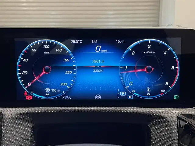 メルセデス・ベンツ ＣＬＡ２００ｄ AMGライン 静岡県 2019(令1)年 3.3万km マウンテングレー 衝突軽減ブレーキ　/半革　/ＡＣＣ　/３６０°カメラ　/ＳＲ　/ＨＵＤ　/ワイヤレス充電　/純正ナビＴＶ　/純正１８ＡＷ　/パドルシフト　/パワーシート／ヒーター／メモリ／マッサージ　/社外ドライブレコーダー