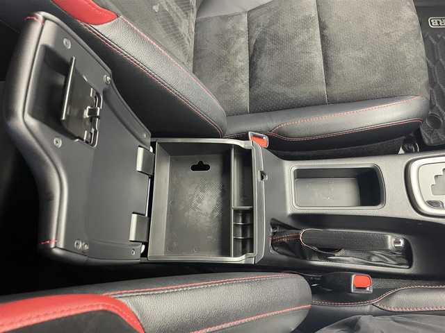 トヨタ ハイラックス Z GRスポーツ 茨城県 2023(令5)年 2.4万km アティチュードブラックマイカ 純正ディスプレイオーディオナビ/Bluetooth/radio/USB/Miracast/パノラミックビューモニター/前後ドラレコ/ETC/レーダークルーズコントロール/レーンディパーチャーアラート/プリクラッシュセーフティー/ロードサインアシスト/寒冷地仕様/・ウインドシールドデアイサー/・ヒーター付ドアミラー/・フロントヒーター/D席パワーシート/ディーゼルターボ４WD/アイドリングストップ/LEDヘッドライト/オートライト