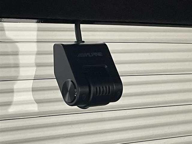 トヨタ ハイラックス Z GRスポーツ 茨城県 2023(令5)年 2.4万km アティチュードブラックマイカ 純正ディスプレイオーディオナビ/Bluetooth/radio/USB/Miracast/パノラミックビューモニター/前後ドラレコ/ETC/レーダークルーズコントロール/レーンディパーチャーアラート/プリクラッシュセーフティー/ロードサインアシスト/寒冷地仕様/・ウインドシールドデアイサー/・ヒーター付ドアミラー/・フロントヒーター/D席パワーシート/ディーゼルターボ４WD/アイドリングストップ/LEDヘッドライト/オートライト