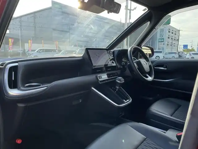 トヨタ ノア ハイブリッド S－Z 千葉県 2023(令5)年 5.8万km レッドマイカメタリック DPオーディオplus/・純正10.5インチモニターナビ/・CD/DVD/Bluetooth/フルセグ/両後パワースライドドア/バックカメラ/デジタルインナーミラー/アドバンスドドライブ（渋滞時支援機能）/トヨタセーフティーセンス/・プリクラッシュセーフティー/・レーントレーシングアシスト/・レーンチェンジアシスト/・フロントクロストラフィックアラート/・リアクロストラフィックアラート/・パーキングサポートブレーキ/・プロアクティブドライビングアシスト/・ブラインドスポットモニター/・ロードサインアシスト/・オートマチックハイビーム/アダプティブクルーズコントロール/前後コーナーセンサー/スマートキー/前席シートヒーター/AC100V1500W電源/ブレーキオートホールド/純正LEDヘッドライト/フォグランプ/純正17インチアルミホイール/前後ドライブレコーダー【TZ-DR210】/純正ビルトインETC2.0/サイド＆カーテンエアバッグ/新車時保証書＆取扱説明書