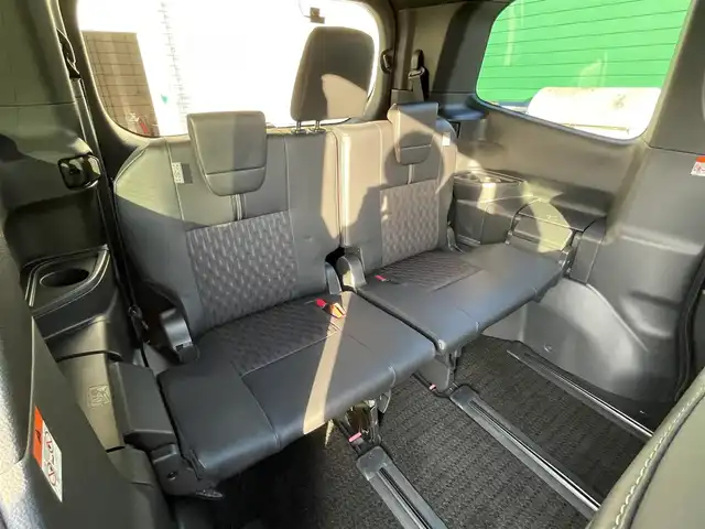 トヨタ ノア ハイブリッド S－Z 千葉県 2023(令5)年 5.8万km レッドマイカメタリック DPオーディオplus/・純正10.5インチモニターナビ/・CD/DVD/Bluetooth/フルセグ/両後パワースライドドア/バックカメラ/デジタルインナーミラー/アドバンスドドライブ（渋滞時支援機能）/トヨタセーフティーセンス/・プリクラッシュセーフティー/・レーントレーシングアシスト/・レーンチェンジアシスト/・フロントクロストラフィックアラート/・リアクロストラフィックアラート/・パーキングサポートブレーキ/・プロアクティブドライビングアシスト/・ブラインドスポットモニター/・ロードサインアシスト/・オートマチックハイビーム/アダプティブクルーズコントロール/前後コーナーセンサー/スマートキー/前席シートヒーター/AC100V1500W電源/ブレーキオートホールド/純正LEDヘッドライト/フォグランプ/純正17インチアルミホイール/前後ドライブレコーダー【TZ-DR210】/純正ビルトインETC2.0/サイド＆カーテンエアバッグ/新車時保証書＆取扱説明書