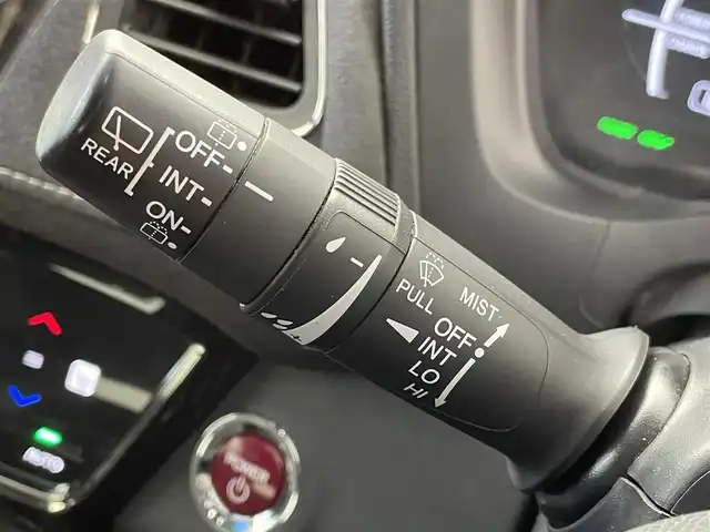 ホンダ ヴェゼル ハイブリッド 群馬県 2016(平28)年 7.4万km クリスタルブラックパール 純正８型ナビ　Ｂカメラ　衝突軽減　レーダークルーズ　パドルシフト　フルセグ　ＨＤＭＩ　ハーフレザー　シートヒーター　ＬＥＤヘッド　ビルトインＥＴＣ　Ｐスタート　スマートキー　純正マット　純正アルミ