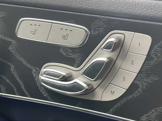 メルセデス・ベンツ ＧＬＣ２２０ d 4マチック AMGライン 長野県 2019(令1)年 3.8万km 青 ４WD/ガラスルーフ/ブラックレザーシート/純正メーカーナビ/バックカメラ/ETC/パワーバックドア/シートヒーター/純正19インチアルミ/冬タイヤ積込/コーナーセンサー/保証書・取説/スペアキー