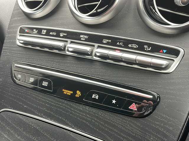 メルセデス・ベンツ ＧＬＣ２２０ d 4マチック AMGライン 長野県 2019(令1)年 3.8万km 青 ４WD/ガラスルーフ/ブラックレザーシート/純正メーカーナビ/バックカメラ/ETC/パワーバックドア/シートヒーター/純正19インチアルミ/冬タイヤ積込/コーナーセンサー/保証書・取説/スペアキー