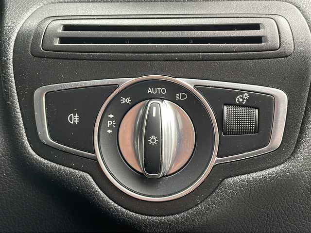 メルセデス・ベンツ ＧＬＣ２２０ d 4マチック AMGライン 長野県 2019(令1)年 3.8万km 青 ４WD/ガラスルーフ/ブラックレザーシート/純正メーカーナビ/バックカメラ/ETC/パワーバックドア/シートヒーター/純正19インチアルミ/冬タイヤ積込/コーナーセンサー/保証書・取説/スペアキー