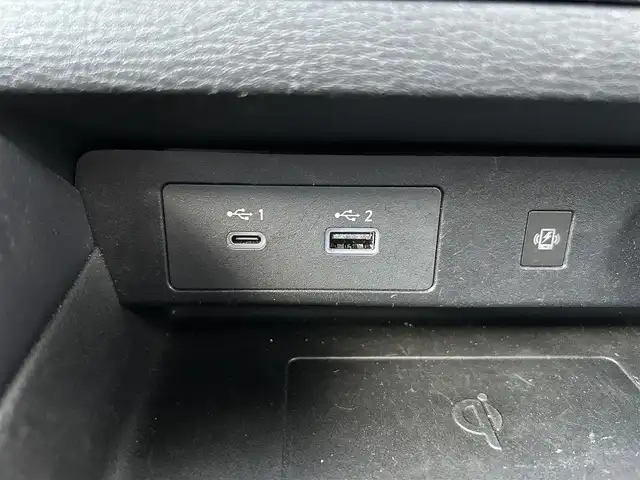 三菱 アウトランダー ＰＨＥＶ G 福島県 2022(令4)年 3.1万km ホワイトダイヤモンド 純正ナビ/【フルセグTV/FM・AM/BT】/アラウンドビューカメラ/レーダークルーズコントロール/前後コーナーセンサー/レーンキープアシスト/衝突軽減/ワンオーナー/D席パワーシート/パワーバックドア/ハーフレザーシート/DN席シートヒーター/ハンドルヒーター/ダウンヒルアシストコントロール/LEDオートライト/ルーフレール/社外18インチアルミホイール/ワイヤレス充電/パドルシフト/革巻きステアリング/ステアリングスイッチ/プッシュスタート/スマートキー