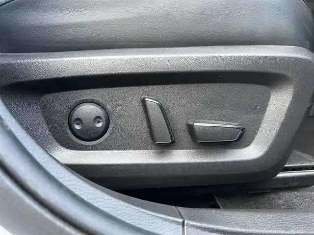 三菱 アウトランダー ＰＨＥＶ G 福島県 2022(令4)年 3.1万km ホワイトダイヤモンド 純正ナビ/【フルセグTV/FM・AM/BT】/アラウンドビューカメラ/レーダークルーズコントロール/前後コーナーセンサー/レーンキープアシスト/衝突軽減/ワンオーナー/D席パワーシート/パワーバックドア/ハーフレザーシート/DN席シートヒーター/ハンドルヒーター/ダウンヒルアシストコントロール/LEDオートライト/ルーフレール/社外18インチアルミホイール/ワイヤレス充電/パドルシフト/革巻きステアリング/ステアリングスイッチ/プッシュスタート/スマートキー