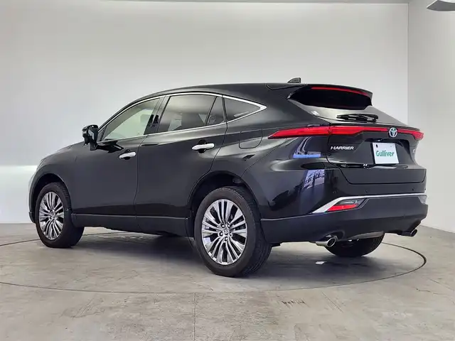 トヨタ ハリアー ハイブリッド Z レザーパッケージ 愛知県 2020(令2)年 1.9万km プレシャスブラックパール JBLプレミアムサウンド/純正ディスプレイオーディオ/・Bluetooth接続/・フルセグTV/・AM/FM/・AUX/ヘッドアップディスプレイ/ブラインドスポットモニター/デジタルインナーミラー/ビルトインETC2.0/トヨタセーフティセンス/・プリクラッシュセーフティ/・レーントレーシングアシスト/・レーダークルーズコントロール/・アダプティブハイビームシステム/・オートマチックハイビーム/パワーバックドア/パワーシート/シートベンチレーション/シートヒーター/ステアリングヒーター/ステリングスイッチ/シートメモリー/純正19インチアルミホイール
