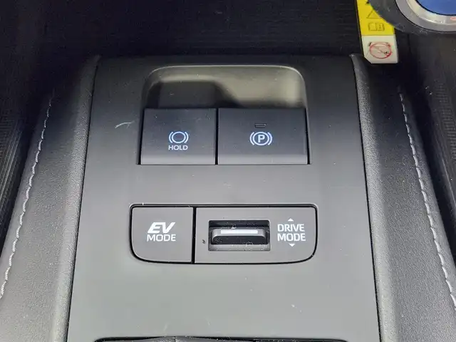 トヨタ ハリアー ハイブリッド Z レザーパッケージ 愛知県 2020(令2)年 1.9万km プレシャスブラックパール JBLプレミアムサウンド/純正ディスプレイオーディオ/・Bluetooth接続/・フルセグTV/・AM/FM/・AUX/ヘッドアップディスプレイ/ブラインドスポットモニター/デジタルインナーミラー/ビルトインETC2.0/トヨタセーフティセンス/・プリクラッシュセーフティ/・レーントレーシングアシスト/・レーダークルーズコントロール/・アダプティブハイビームシステム/・オートマチックハイビーム/パワーバックドア/パワーシート/シートベンチレーション/シートヒーター/ステアリングヒーター/ステリングスイッチ/シートメモリー/純正19インチアルミホイール