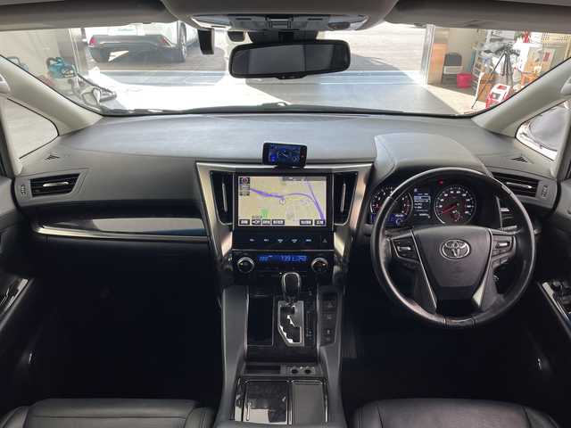 トヨタ アルファード S Cパッケージ 兵庫県 2018(平30)年 6.1万km ホワイトパールクリスタルシャイン ・純正ナビ（NSZN-Z66T）/CD/DVD/SD/TV/Bluetooth/・バックカメラ/・フロントカメラ/・ビルトインETC/・純正ドライブレコーダー/・社外レーダー探知機/・モデリスタエアロ/・モデリスタシグネチャーイルミブレード/・モデリスタマフラー/・Toyota　Safety　Sense/・プリクラッシュセーフティ/・レーントレーシングアシスト/・レーダークルーズコントロール（全車速追従機能付）/・ロードサインアシスト/・アダプティブハイビームシステム/・先行車発進告知/・クリアランスソナー/・革シート/・前席パワーシート/・前席シートヒーター/・前席ベンチレーション/・ステアリングヒーター/・ウッドコンビステアリング/・両側パワースライドドア/・パワーバックドア/・TEIN車高調/・社外21インチアルミホイール