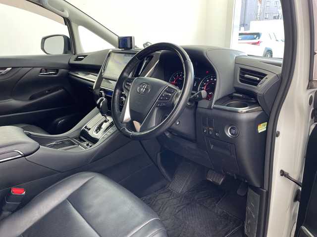 トヨタ アルファード S Cパッケージ 兵庫県 2018(平30)年 6.1万km ホワイトパールクリスタルシャイン ・純正ナビ（NSZN-Z66T）/CD/DVD/SD/TV/Bluetooth/・バックカメラ/・フロントカメラ/・ビルトインETC/・純正ドライブレコーダー/・社外レーダー探知機/・モデリスタエアロ/・モデリスタシグネチャーイルミブレード/・モデリスタマフラー/・Toyota　Safety　Sense/・プリクラッシュセーフティ/・レーントレーシングアシスト/・レーダークルーズコントロール（全車速追従機能付）/・ロードサインアシスト/・アダプティブハイビームシステム/・先行車発進告知/・クリアランスソナー/・革シート/・前席パワーシート/・前席シートヒーター/・前席ベンチレーション/・ステアリングヒーター/・ウッドコンビステアリング/・両側パワースライドドア/・パワーバックドア/・TEIN車高調/・社外21インチアルミホイール