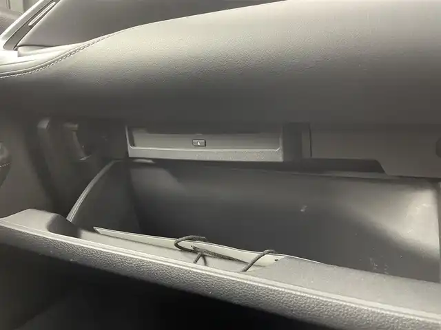 トヨタ ノア ハイブリッド S－G 大分県 2023(令5)年 4万km ホワイトパールクリスタルシャイン 純正ディスプレイオーディオ（ＣＤ／ＤＶＤ／Ｂｌｕｅｔｏｏｔｈ／フルセグＴＶ）　/後席モニター　/トヨタセーフティセンス　/両側パワースライド　/パワーバックドア　/シートヒーター　/ステアリングヒーター　/電子パーキング/オートホールド/デジタルインナーミラー/前後ドラレコ/衝突軽減システム/オートハイビーム/コーナーセンサー/レーダークルーズコントロール/ＥＴＣ2.0