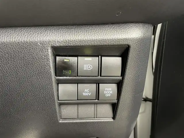 トヨタ ノア ハイブリッド S－G 大分県 2023(令5)年 4万km ホワイトパールクリスタルシャイン 純正ディスプレイオーディオ（ＣＤ／ＤＶＤ／Ｂｌｕｅｔｏｏｔｈ／フルセグＴＶ）　/後席モニター　/トヨタセーフティセンス　/両側パワースライド　/パワーバックドア　/シートヒーター　/ステアリングヒーター　/電子パーキング/オートホールド/デジタルインナーミラー/前後ドラレコ/衝突軽減システム/オートハイビーム/コーナーセンサー/レーダークルーズコントロール/ＥＴＣ2.0