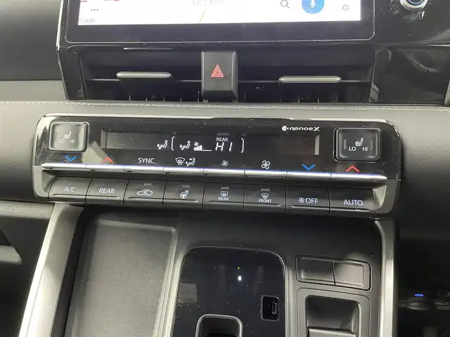 トヨタ ノア ハイブリッド S－G 大分県 2023(令5)年 4万km ホワイトパールクリスタルシャイン 純正ディスプレイオーディオ（ＣＤ／ＤＶＤ／Ｂｌｕｅｔｏｏｔｈ／フルセグＴＶ）　/後席モニター　/トヨタセーフティセンス　/両側パワースライド　/パワーバックドア　/シートヒーター　/ステアリングヒーター　/電子パーキング/オートホールド/デジタルインナーミラー/前後ドラレコ/衝突軽減システム/オートハイビーム/コーナーセンサー/レーダークルーズコントロール/ＥＴＣ2.0