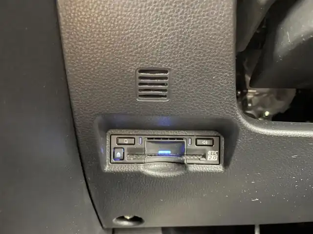 トヨタ ノア ハイブリッド S－G 大分県 2023(令5)年 4万km ホワイトパールクリスタルシャイン 純正ディスプレイオーディオ（ＣＤ／ＤＶＤ／Ｂｌｕｅｔｏｏｔｈ／フルセグＴＶ）　/後席モニター　/トヨタセーフティセンス　/両側パワースライド　/パワーバックドア　/シートヒーター　/ステアリングヒーター　/電子パーキング/オートホールド/デジタルインナーミラー/前後ドラレコ/衝突軽減システム/オートハイビーム/コーナーセンサー/レーダークルーズコントロール/ＥＴＣ2.0