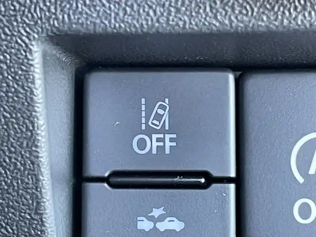 スズキ ジムニー ノマド FC 東京都 2025(令7)年 0.1千km 緑 登録済未使用車　/セーフティサポート　/ＬＥＤヘッドライト　/アイドリングストップ　/クルーズコントロール　/車線逸脱警報機能　/後退時ブレーキサポート　/ハイビームアシスト　/標識認識機能　/デュアルカメラブレーキ/プッシュエンジンスタート/ダウンヒルアシスト/プッシュエンジンスタ-ト/クリアランスソナー