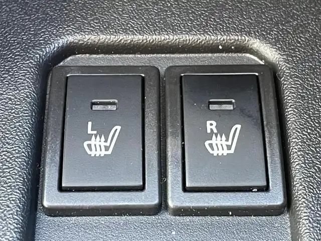 スズキ ジムニー ノマド FC 東京都 2025(令7)年 0.1千km 緑 登録済未使用車　/セーフティサポート　/ＬＥＤヘッドライト　/アイドリングストップ　/クルーズコントロール　/車線逸脱警報機能　/後退時ブレーキサポート　/ハイビームアシスト　/標識認識機能　/デュアルカメラブレーキ/プッシュエンジンスタート/ダウンヒルアシスト/プッシュエンジンスタ-ト/クリアランスソナー