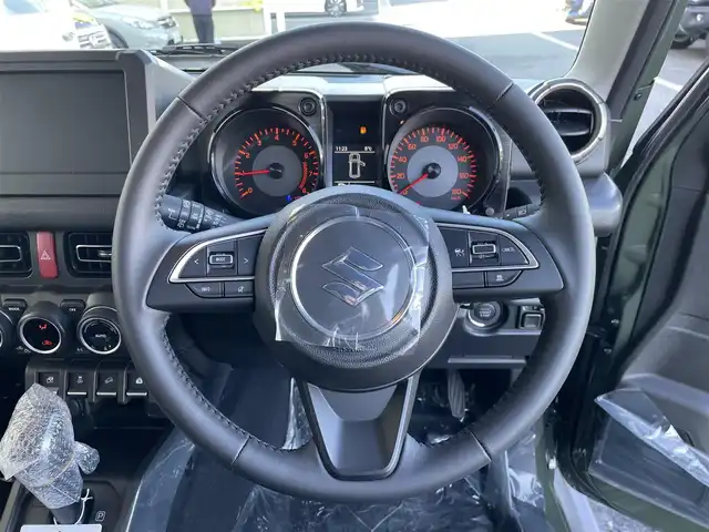 スズキ ジムニー ノマド FC 東京都 2025(令7)年 0.1千km 緑 登録済未使用車　/セーフティサポート　/ＬＥＤヘッドライト　/アイドリングストップ　/クルーズコントロール　/車線逸脱警報機能　/後退時ブレーキサポート　/ハイビームアシスト　/標識認識機能　/デュアルカメラブレーキ/プッシュエンジンスタート/ダウンヒルアシスト/プッシュエンジンスタ-ト/クリアランスソナー