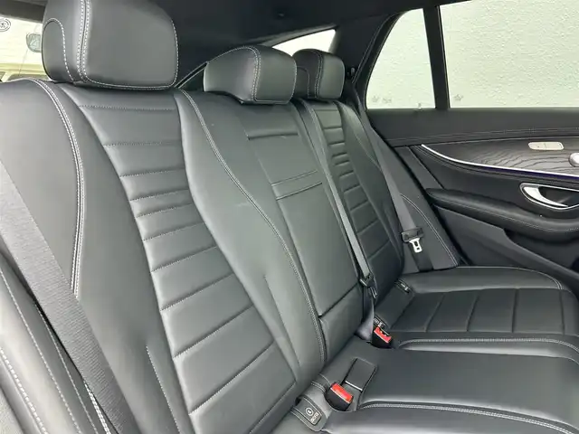 メルセデス・ベンツ Ｅ２２０ｄ SW AVG スポーツ 本革 東京都 2017(平29)年 4.7万km ダイヤモンドホワイト レザーパッケージ/レーダーセーフティパッケージ/横滑り防止装置/道路標識アシスト/アクティブブレーキアシスト/アテンションアシスト/アクティブブレーンキープ/純正HDDナビ/360度カメラ/純正フルセグｔV/レザーシート/前後シートヒーター/前席パワーシート/エアバランスパッケージ/LEDヘッドライト/オートライト/オートマチックハイビーム/パワートランク/アンビエントライト