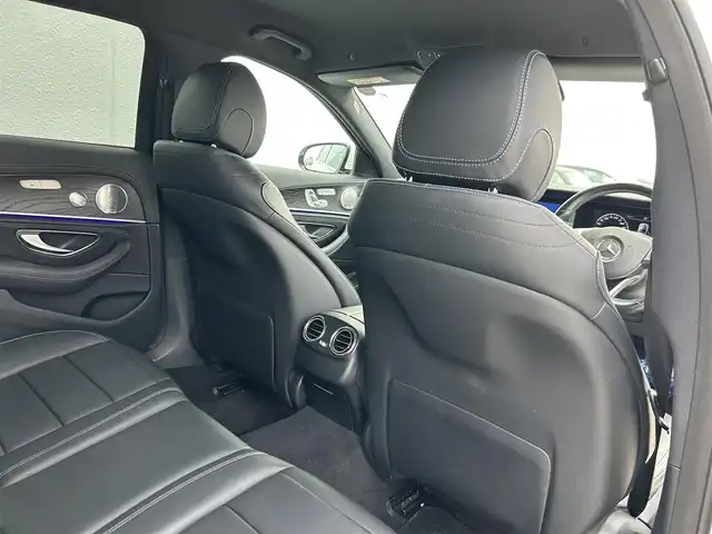 メルセデス・ベンツ Ｅ２２０ｄ SW AVG スポーツ 本革 東京都 2017(平29)年 4.7万km ダイヤモンドホワイト レザーパッケージ/レーダーセーフティパッケージ/横滑り防止装置/道路標識アシスト/アクティブブレーキアシスト/アテンションアシスト/アクティブブレーンキープ/純正HDDナビ/360度カメラ/純正フルセグｔV/レザーシート/前後シートヒーター/前席パワーシート/エアバランスパッケージ/LEDヘッドライト/オートライト/オートマチックハイビーム/パワートランク/アンビエントライト