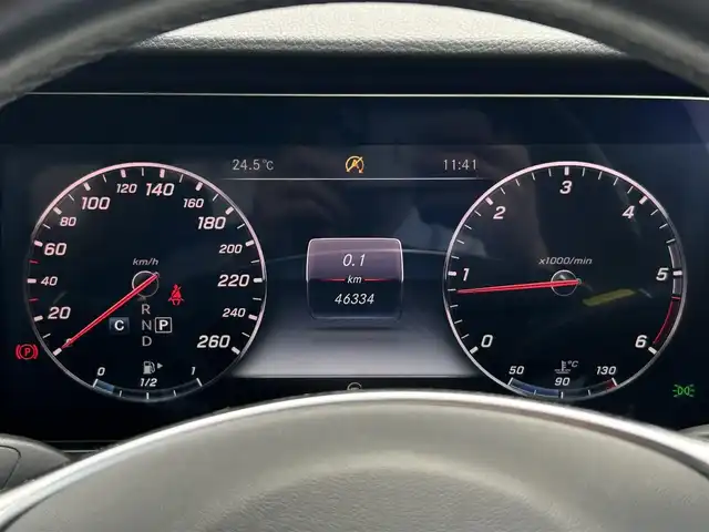 メルセデス・ベンツ Ｅ２２０ｄ SW AVG スポーツ 本革 東京都 2017(平29)年 4.7万km ダイヤモンドホワイト レザーパッケージ/レーダーセーフティパッケージ/横滑り防止装置/道路標識アシスト/アクティブブレーキアシスト/アテンションアシスト/アクティブブレーンキープ/純正HDDナビ/360度カメラ/純正フルセグｔV/レザーシート/前後シートヒーター/前席パワーシート/エアバランスパッケージ/LEDヘッドライト/オートライト/オートマチックハイビーム/パワートランク/アンビエントライト