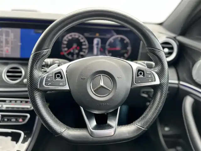 メルセデス・ベンツ Ｅ２２０ｄ SW AVG スポーツ 本革 東京都 2017(平29)年 4.7万km ダイヤモンドホワイト レザーパッケージ/レーダーセーフティパッケージ/横滑り防止装置/道路標識アシスト/アクティブブレーキアシスト/アテンションアシスト/アクティブブレーンキープ/純正HDDナビ/360度カメラ/純正フルセグｔV/レザーシート/前後シートヒーター/前席パワーシート/エアバランスパッケージ/LEDヘッドライト/オートライト/オートマチックハイビーム/パワートランク/アンビエントライト
